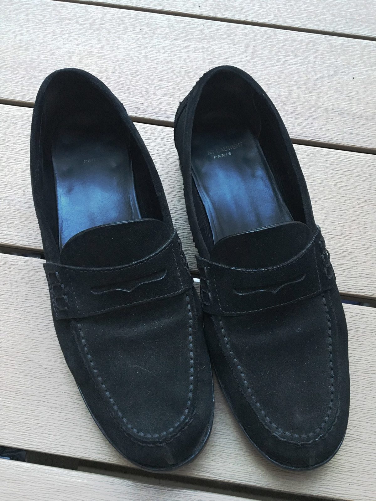 Saint Laurent Universite Loafers Review, bird-eye view of the soft suede and toe box